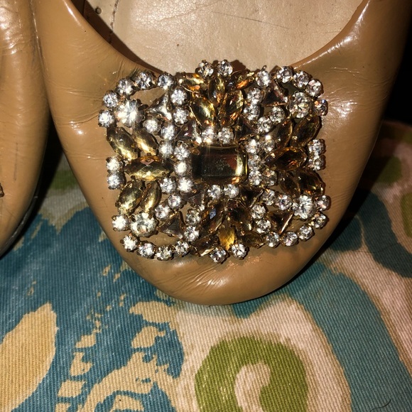 Adrienne Vittadini flats - Picture 2 of 4